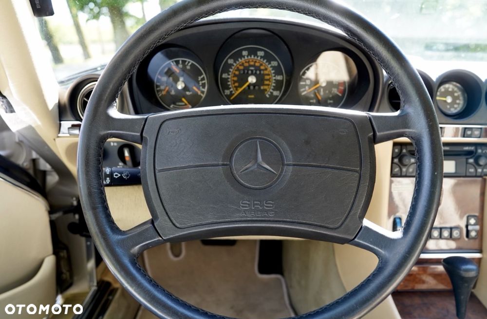 Mercedes-Benz SL - 22