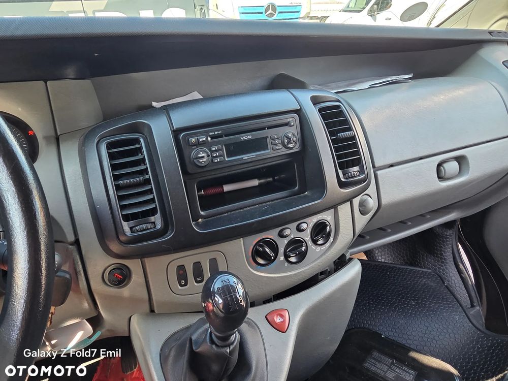 Opel Vivaro - 8