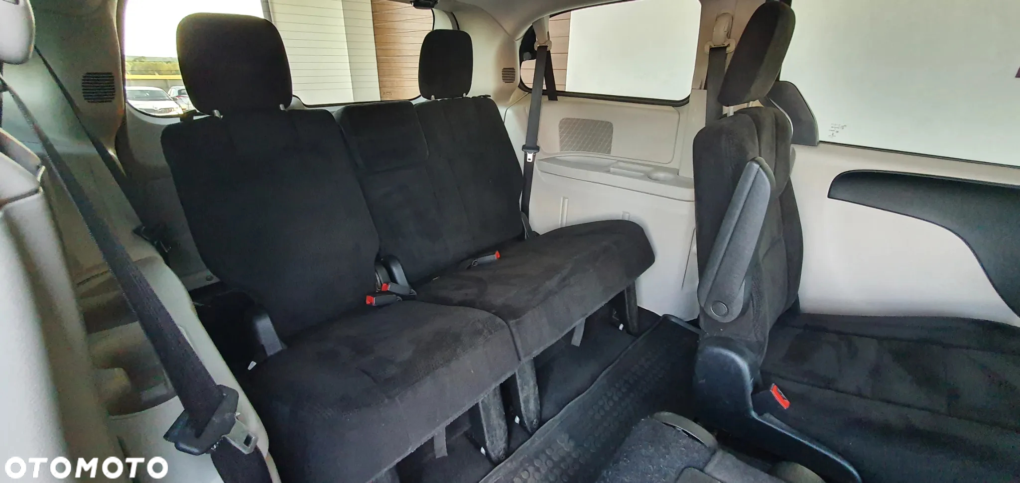 Dodge Grand Caravan - 14