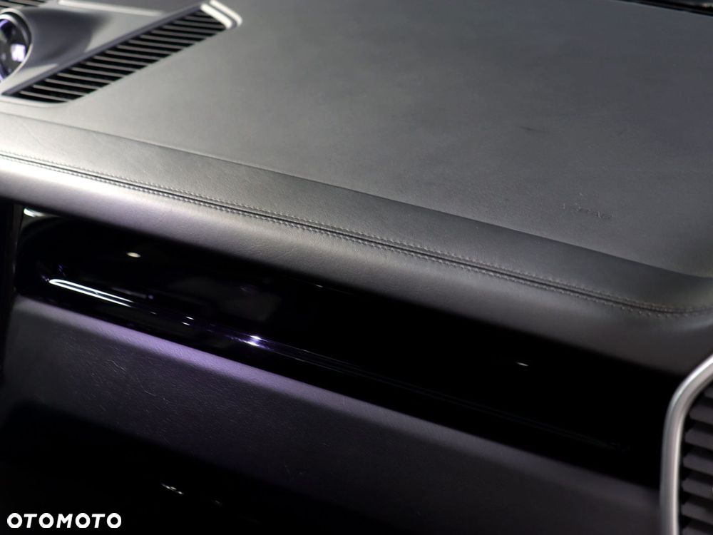 Porsche Cayenne - 28