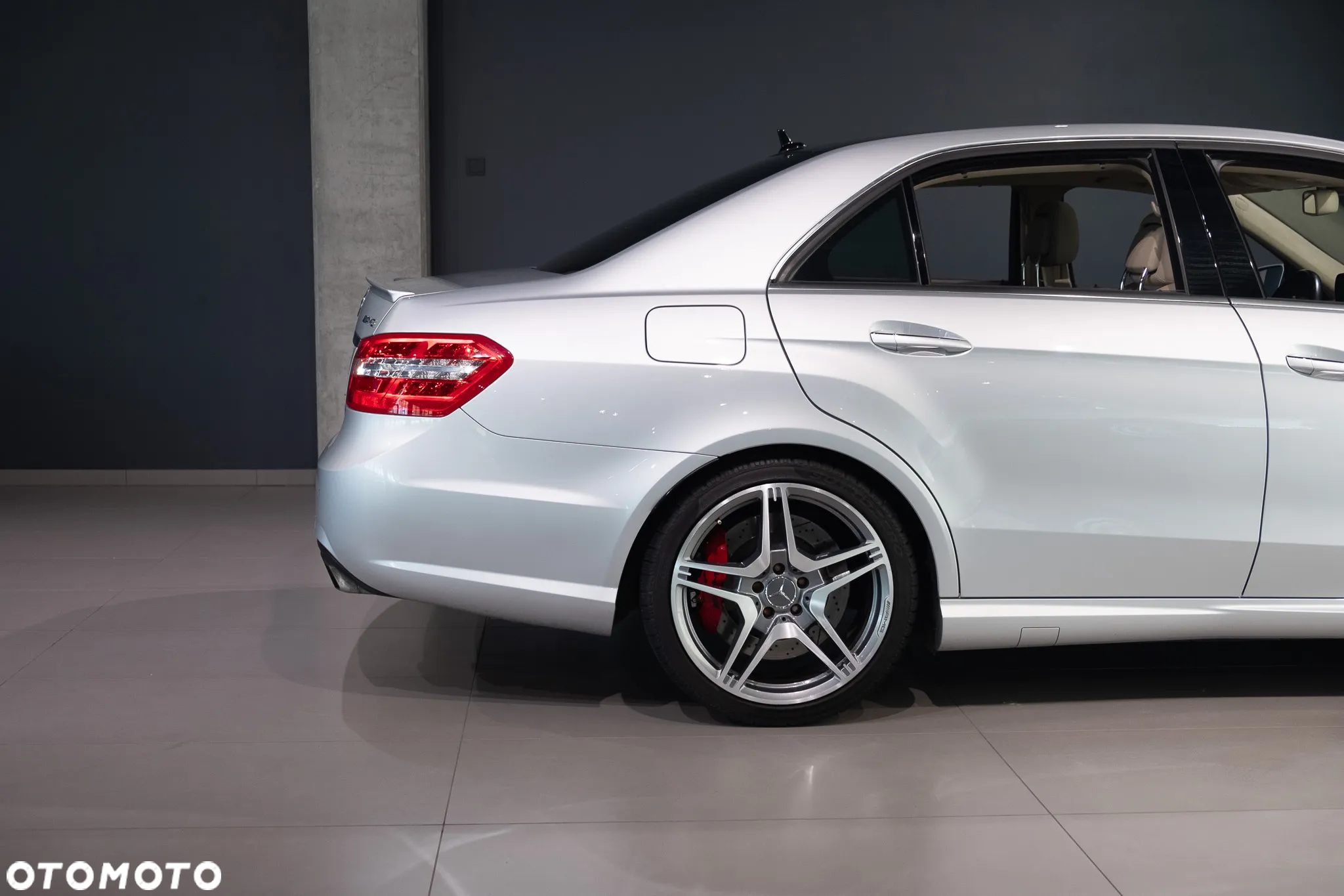 Mercedes-Benz Klasa E 63 AMG - 10