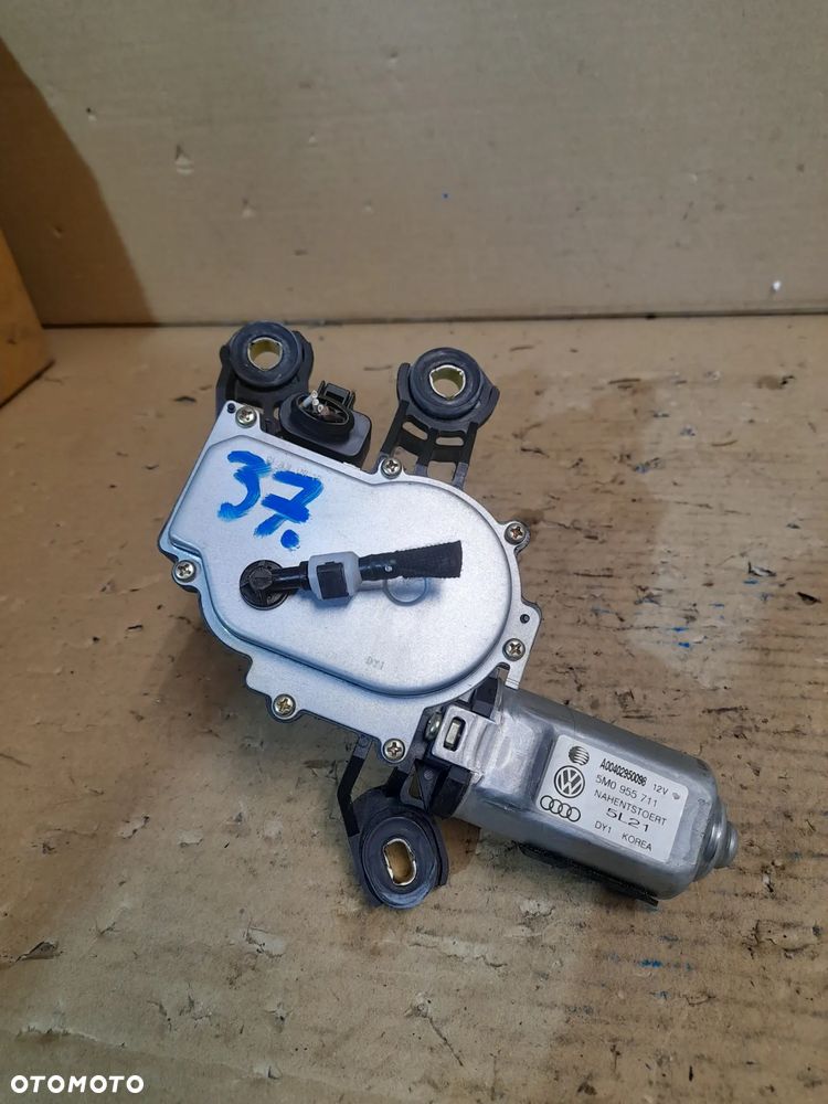 SILNICZEK WYCIERACZKI TYŁ VW GOLF V PLUS nr 5M0955711B / 0390201809 - 1
