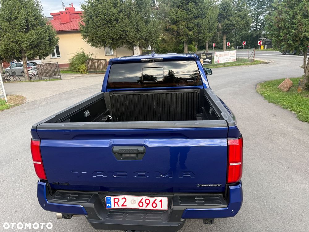 Toyota Tacoma - 7