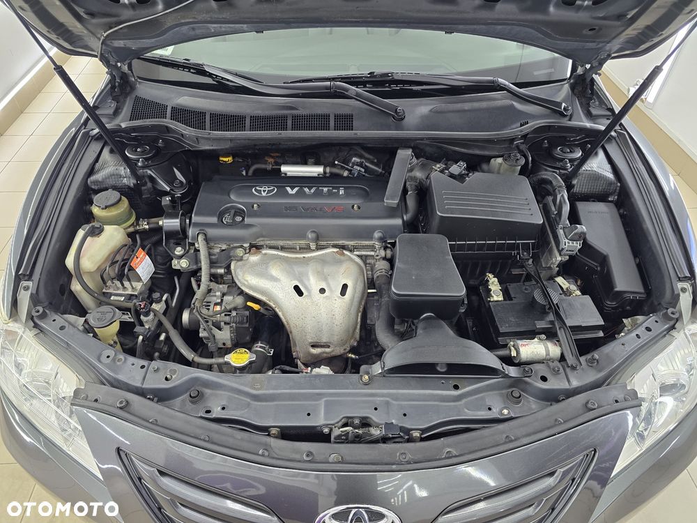 Toyota Camry - 8