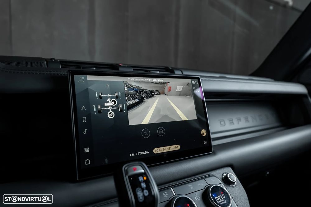 Land Rover Defender 2.0 P400e 110 AWD X-Dynamic HSE - 19