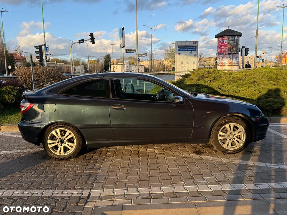 Mercedes-Benz Klasa C 180 Kompressor Sportcoupe - 4