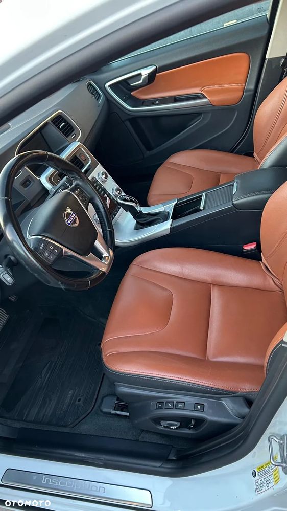 Volvo S60 T5 Drive-E Dynamic Edition (Momentum) - 15