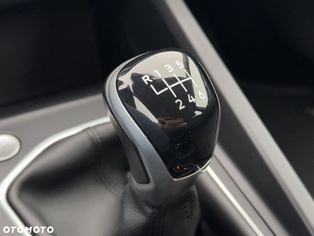 Volkswagen Golf 1.0 TSI Life - 31