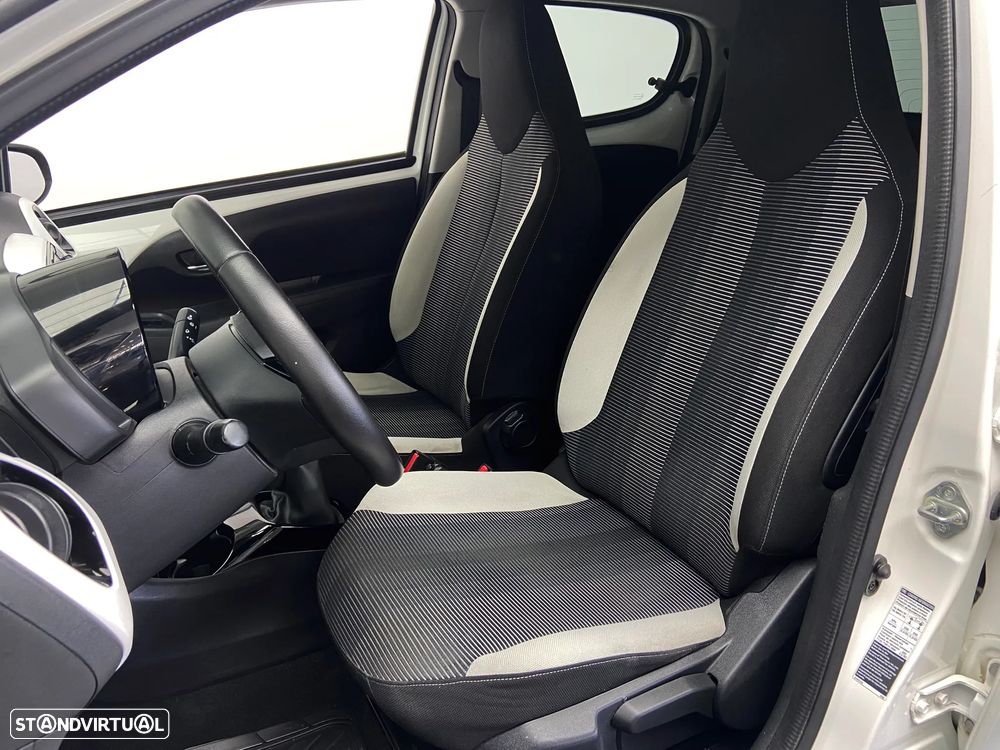 Peugeot 108 Top! 1.2 PureTech Allure - 10