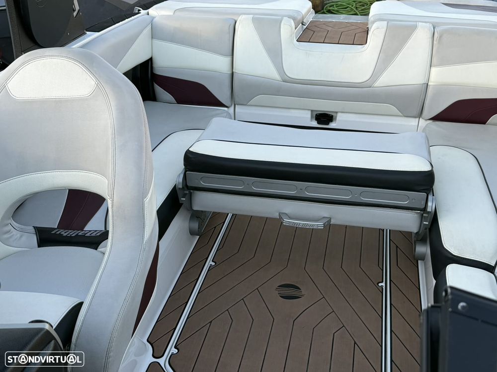 Malibu 22 MXZ - 10
