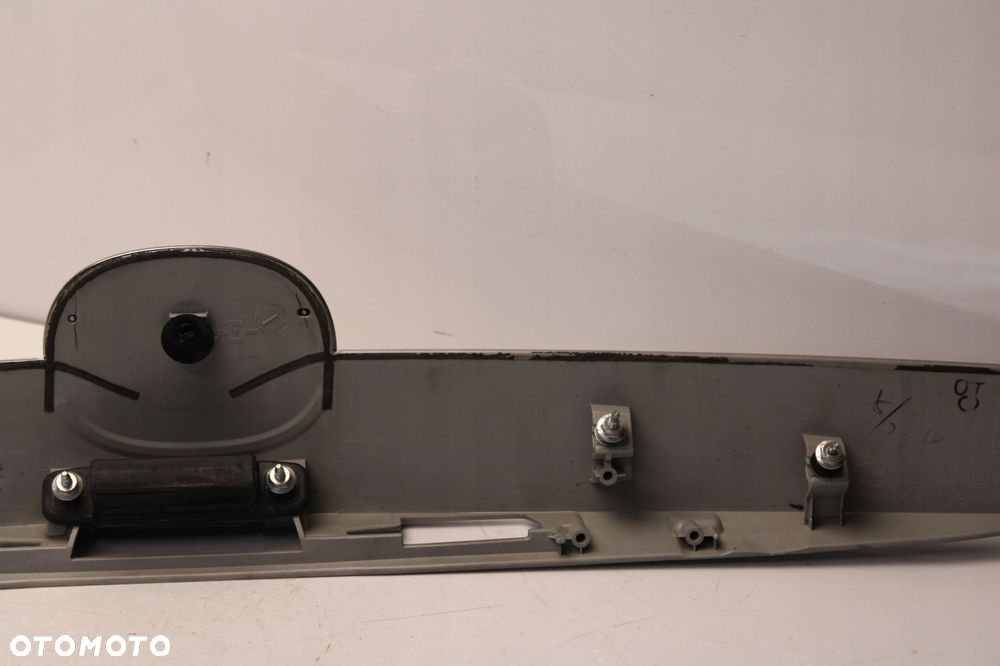 MAZDA MAZDA 5 CW III 10R- BLENDA LISTWA KLAPY BAGAŻNIKA TYŁ TYLNA - 9