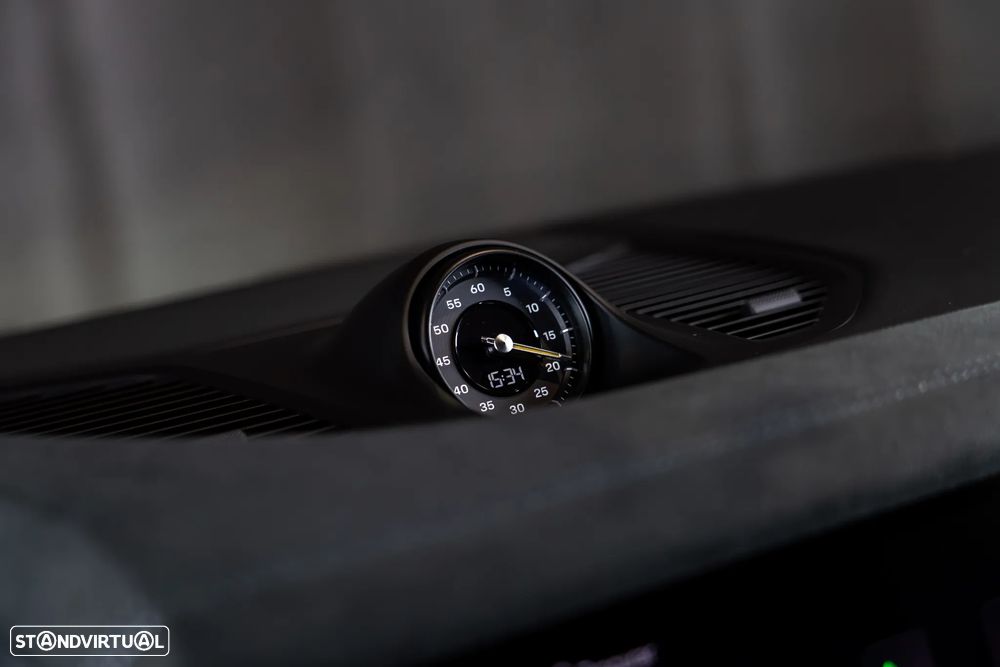 Porsche Cayenne Coupé Turbo E-Hybrid Pacote GT - 19