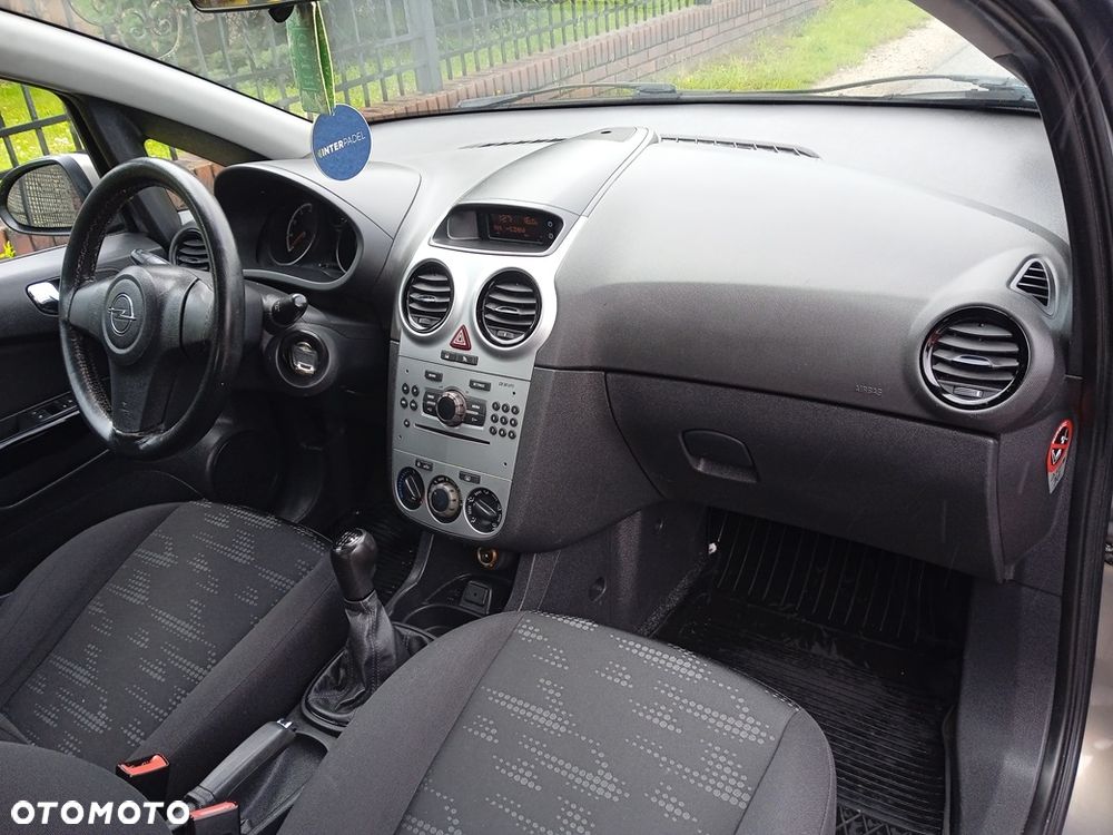 Opel Corsa 1.2 16V Cosmo - 13