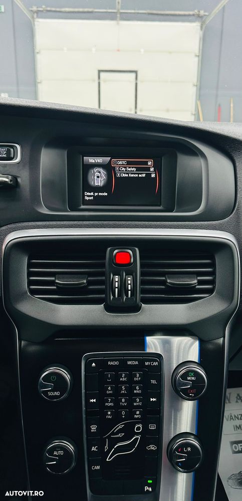 Volvo V40 D2 R Design - 23