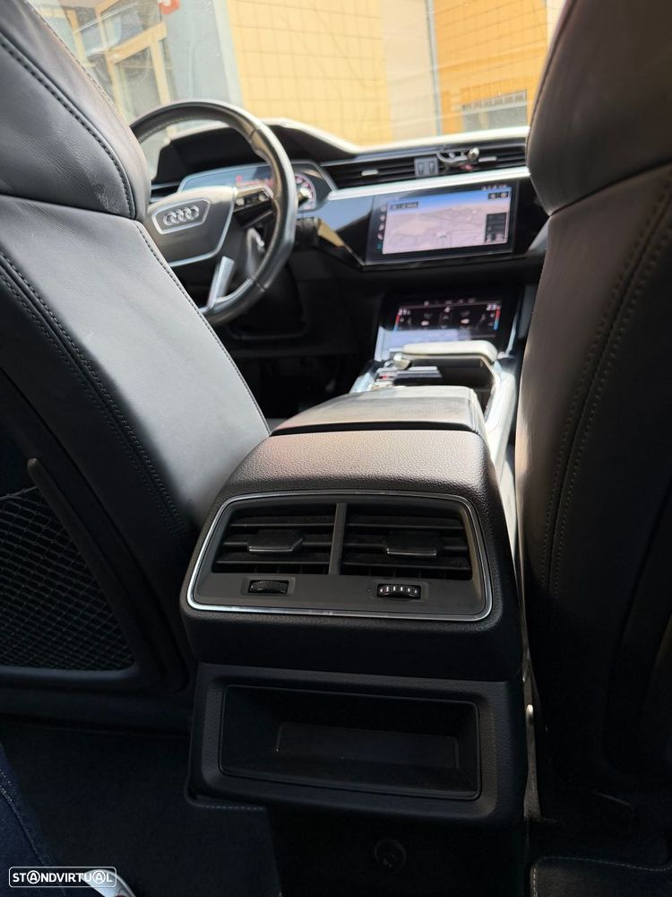 Audi e-tron 55 quattro S line - 32