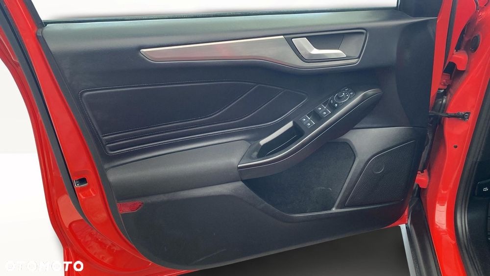 Ford Focus 1.0 EcoBoost mHEV Titanium X - 14