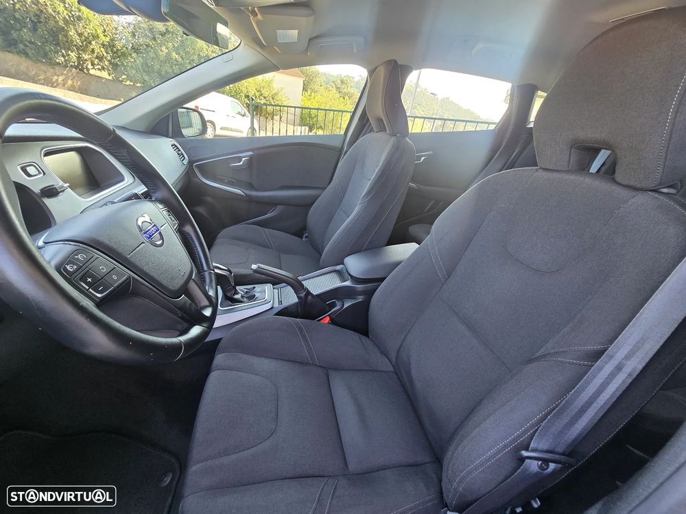 Volvo V40 D2 Powershift Momentum - 8
