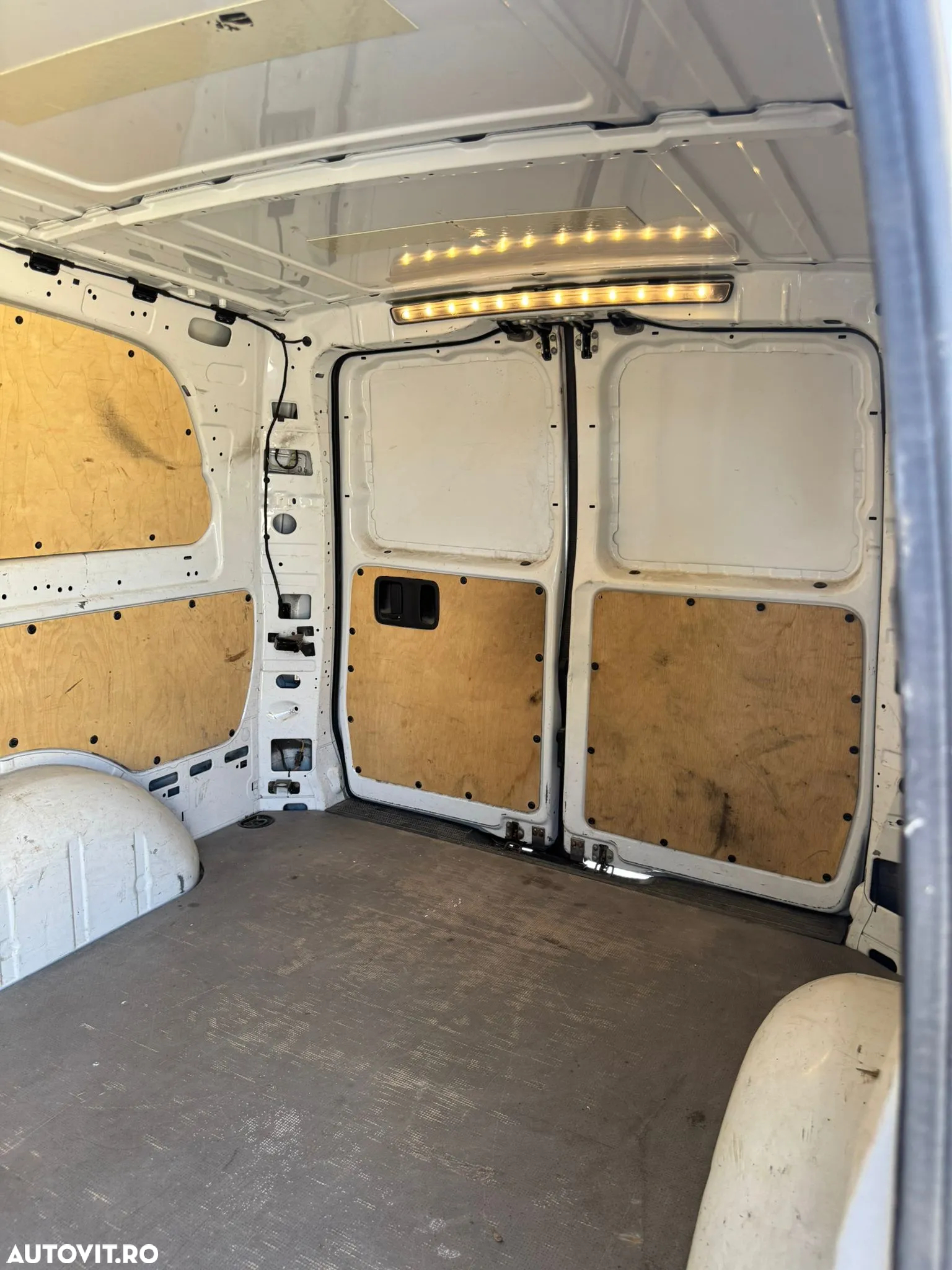 Mercedes-Benz Vito - 19