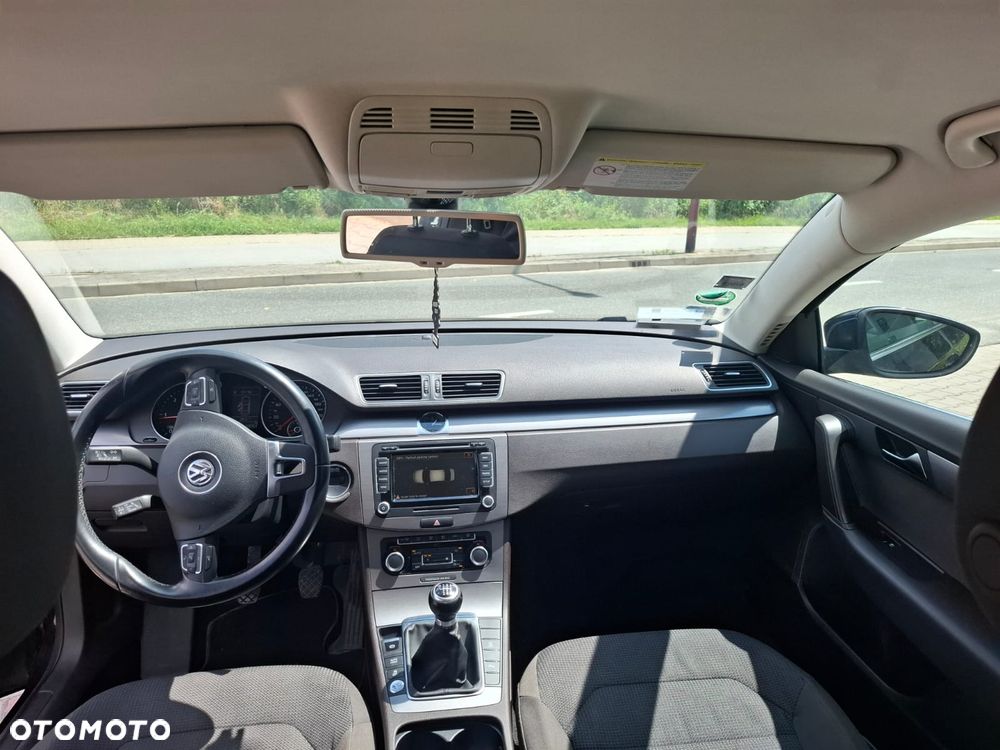 Volkswagen Passat - 5