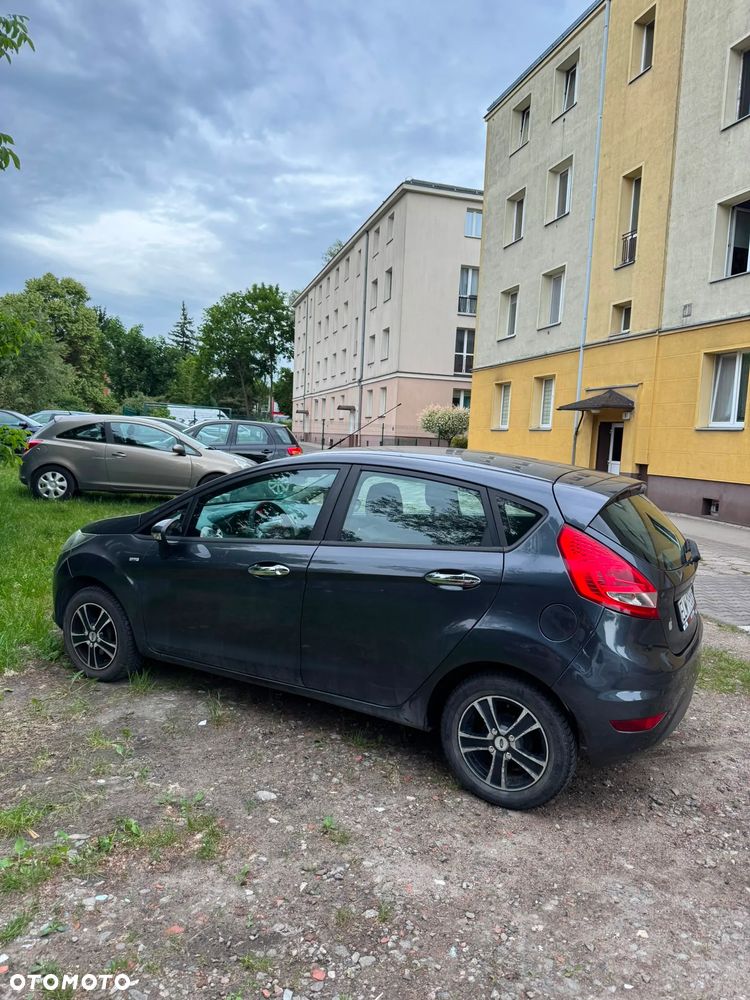 Ford Fiesta 1.25 Ambiente - 1