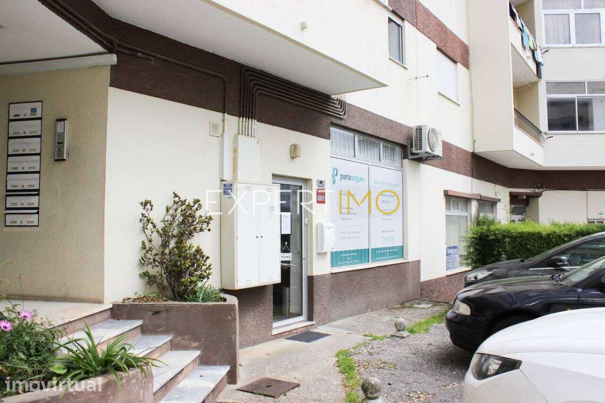 Clínica Médica com 3 gabinetes renovada à venda na Apolónia em... - Grande imagem: 2/11