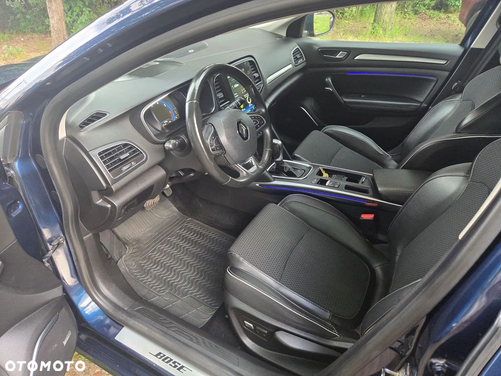 Renault Megane ENERGY TCe 130 EDC BOSE EDITION - 17