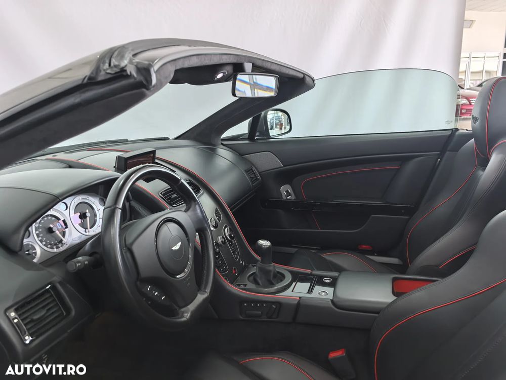 Aston Martin V8 Vantage S - 19