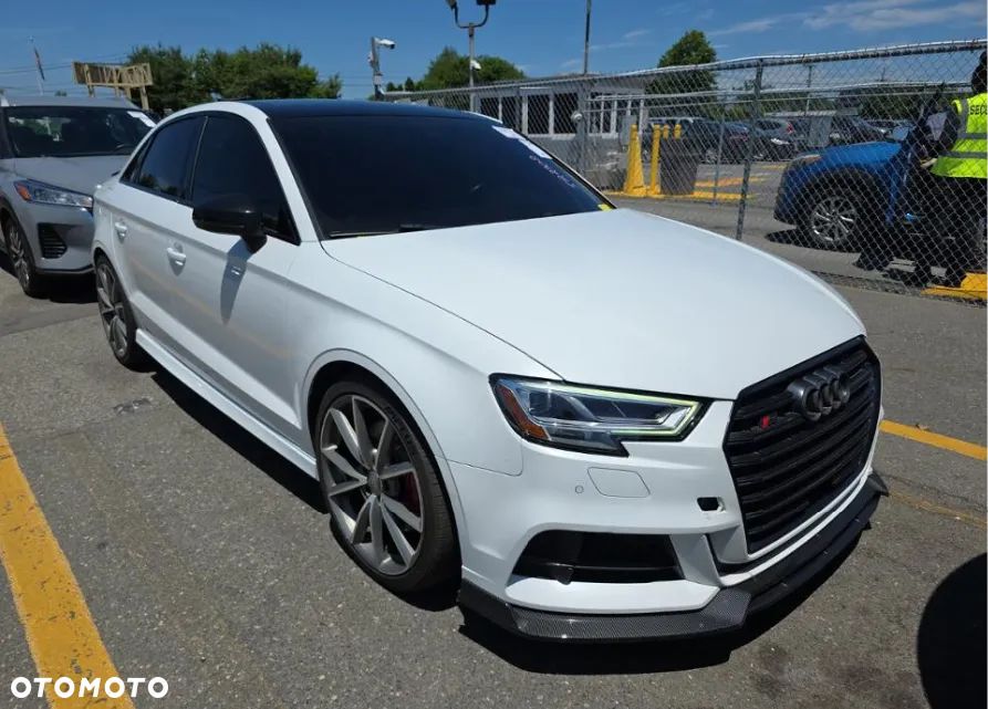 Audi S3 S tronic - 1