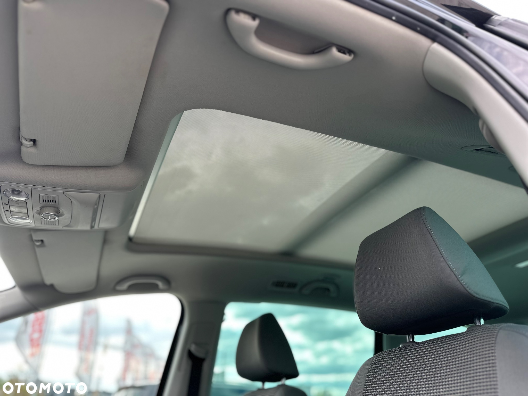 Volkswagen Sharan 2.0 TDI BlueMotion Technology Comfortline - 22