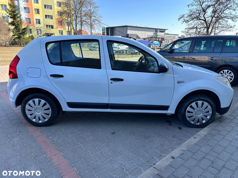 Dacia Sandero - 8