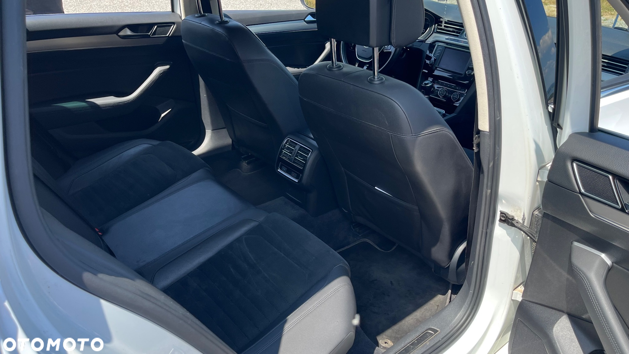 Volkswagen Passat - 23