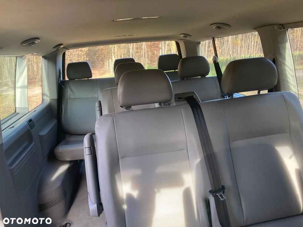 Volkswagen Caravelle - 9