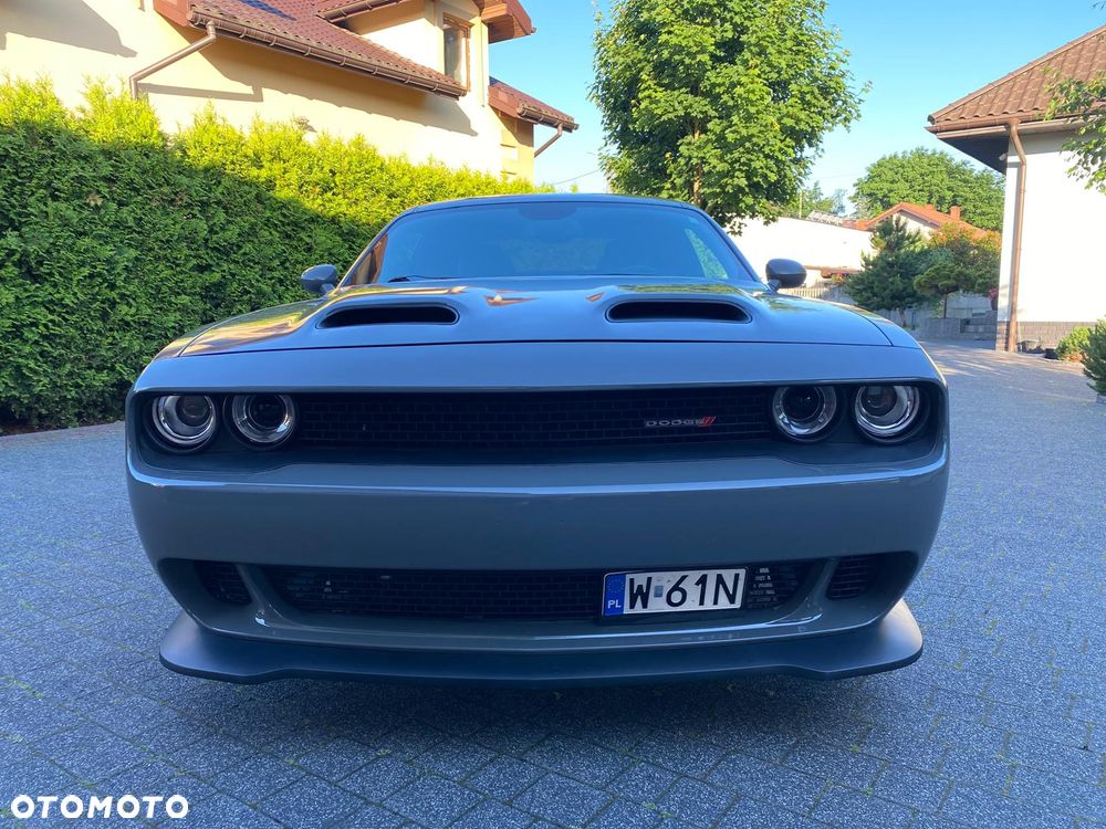 Dodge Challenger - 2