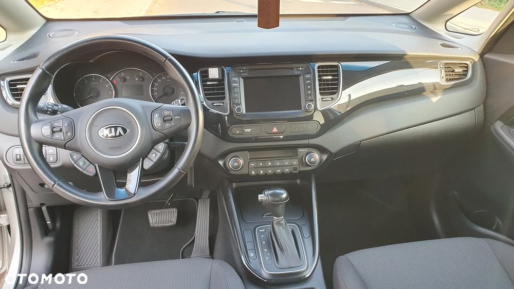 Kia Carens - 16
