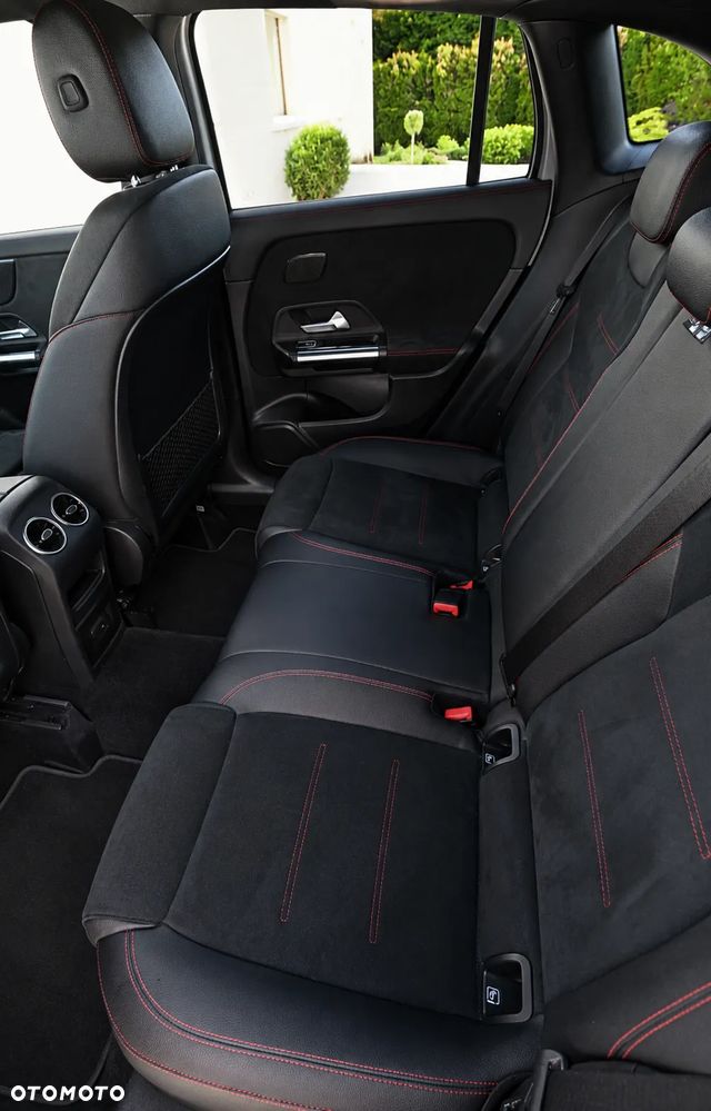 Mercedes-Benz GLA 200 4-Matic AMG Line - 18
