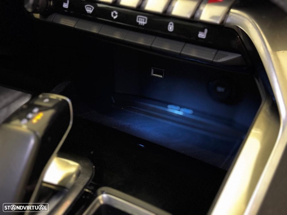 Peugeot 3008 1.2 PureTech Allure EAT8 - 17