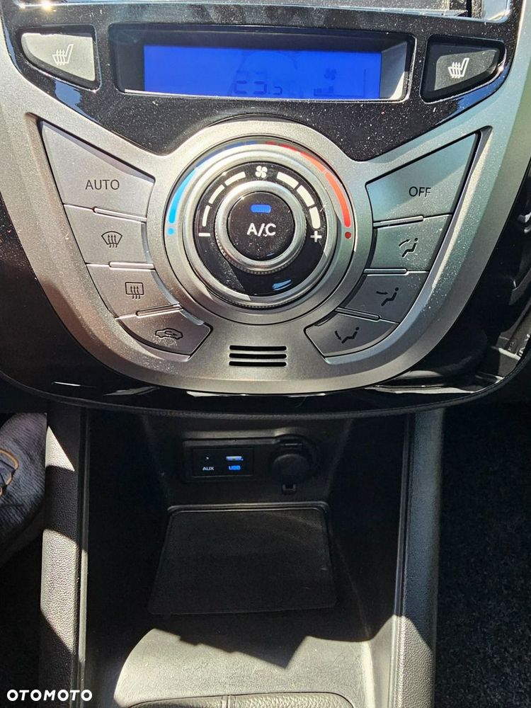 Hyundai ix20 1.4 blue Comfort - 32