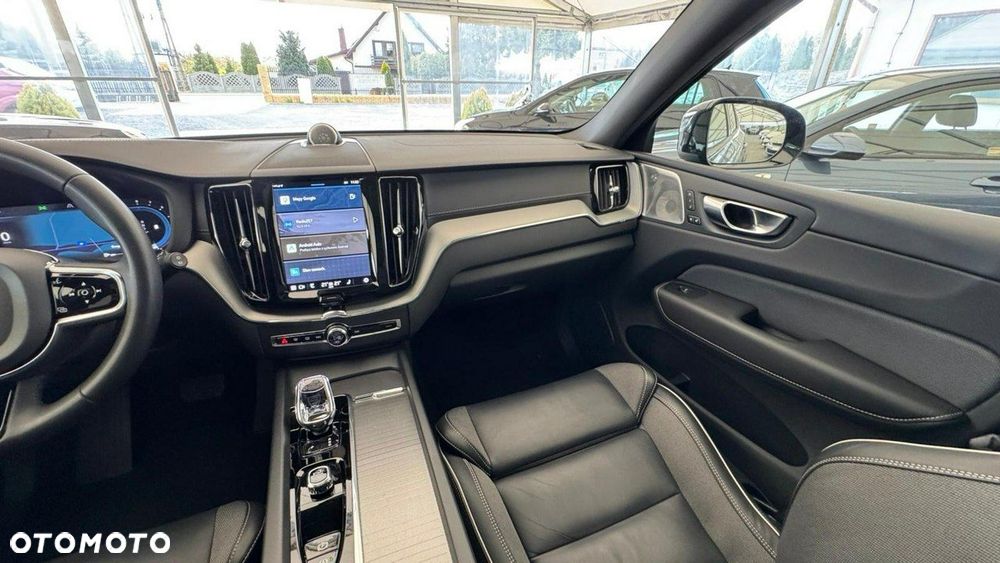 Volvo XC 60 B5 B AWD Ultimate Dark - 36