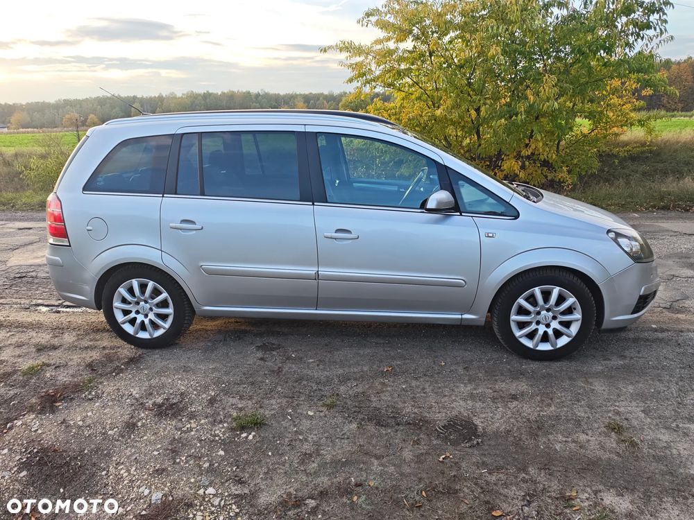 Opel Zafira 1.8 Cosmo - 4