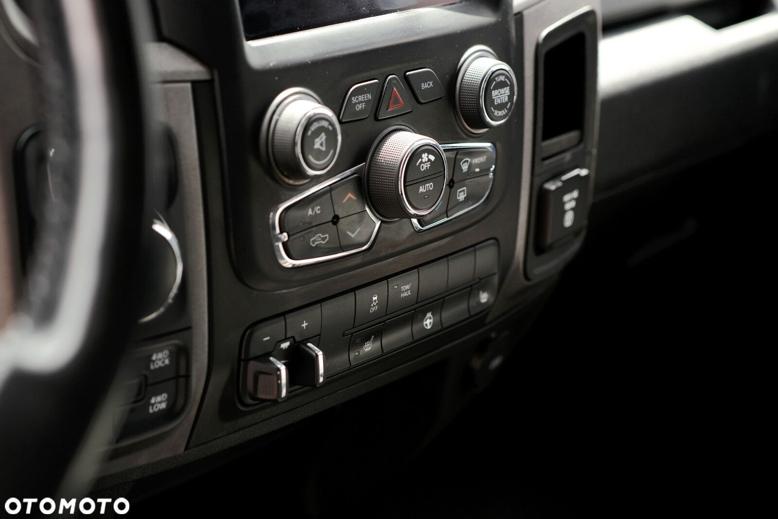 RAM 1500 - 24