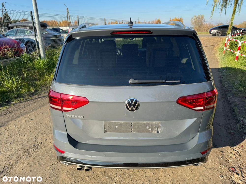 Volkswagen Touran - 4