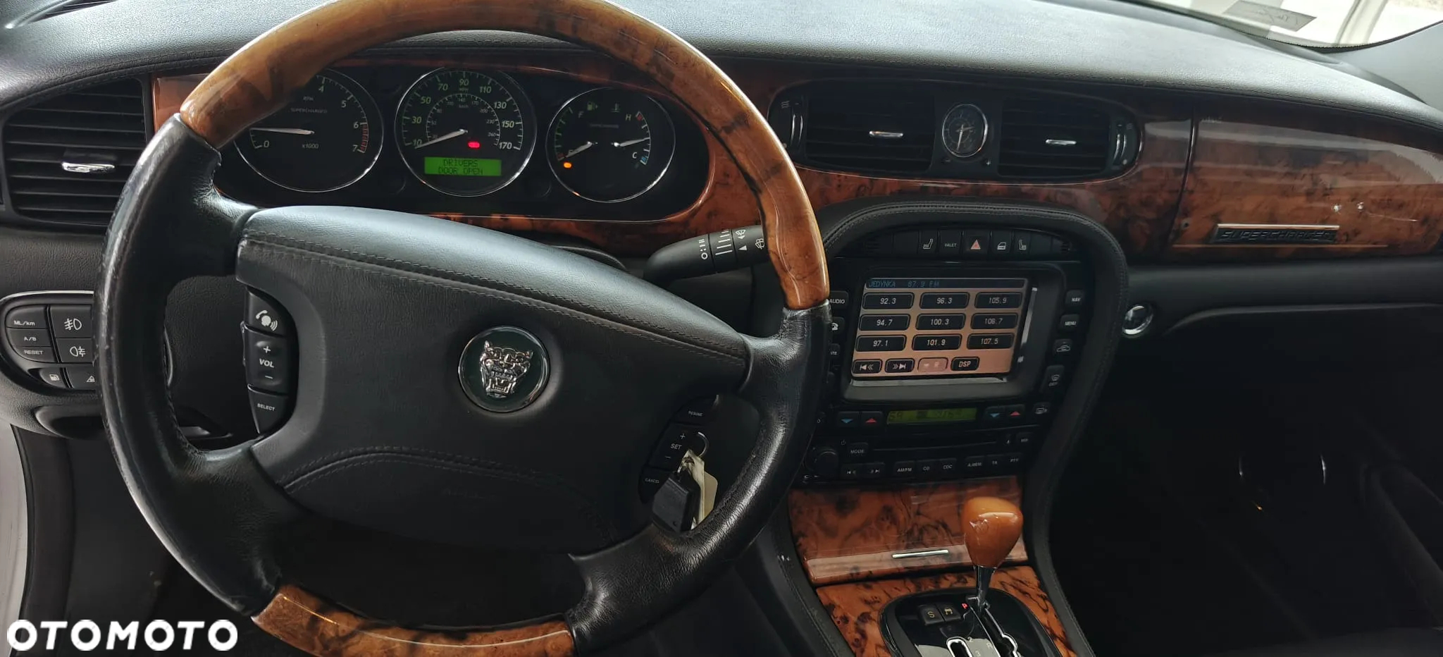 Jaguar XJ Super V8 LWB - 13