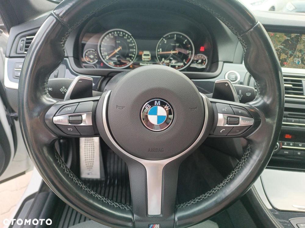 BMW Seria 5 520d M Sport - 10
