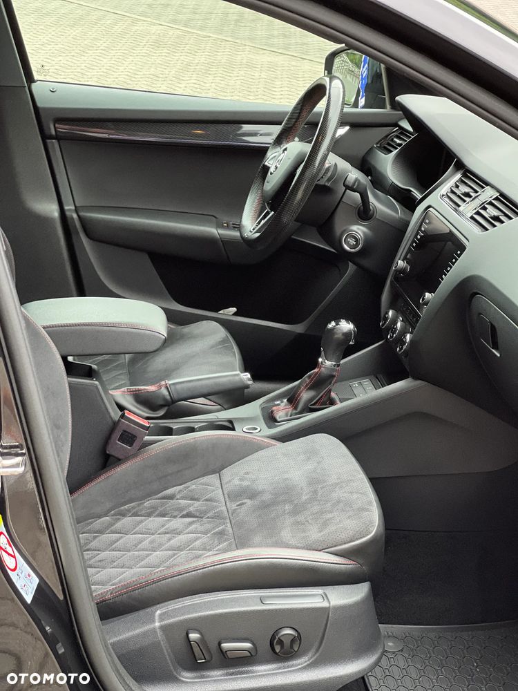 Skoda Octavia 2.0 TSI RS 245 DSG - 33