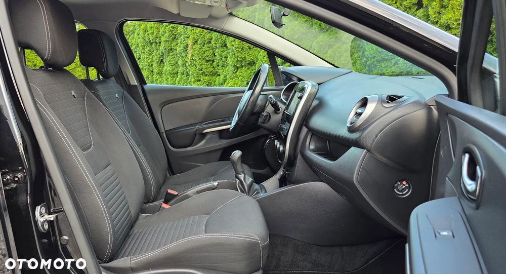 Renault Clio - 26