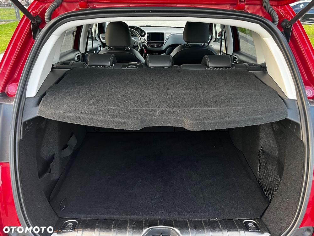 Peugeot 2008 1.2 Pure Tech GPF Allure S&S - 19