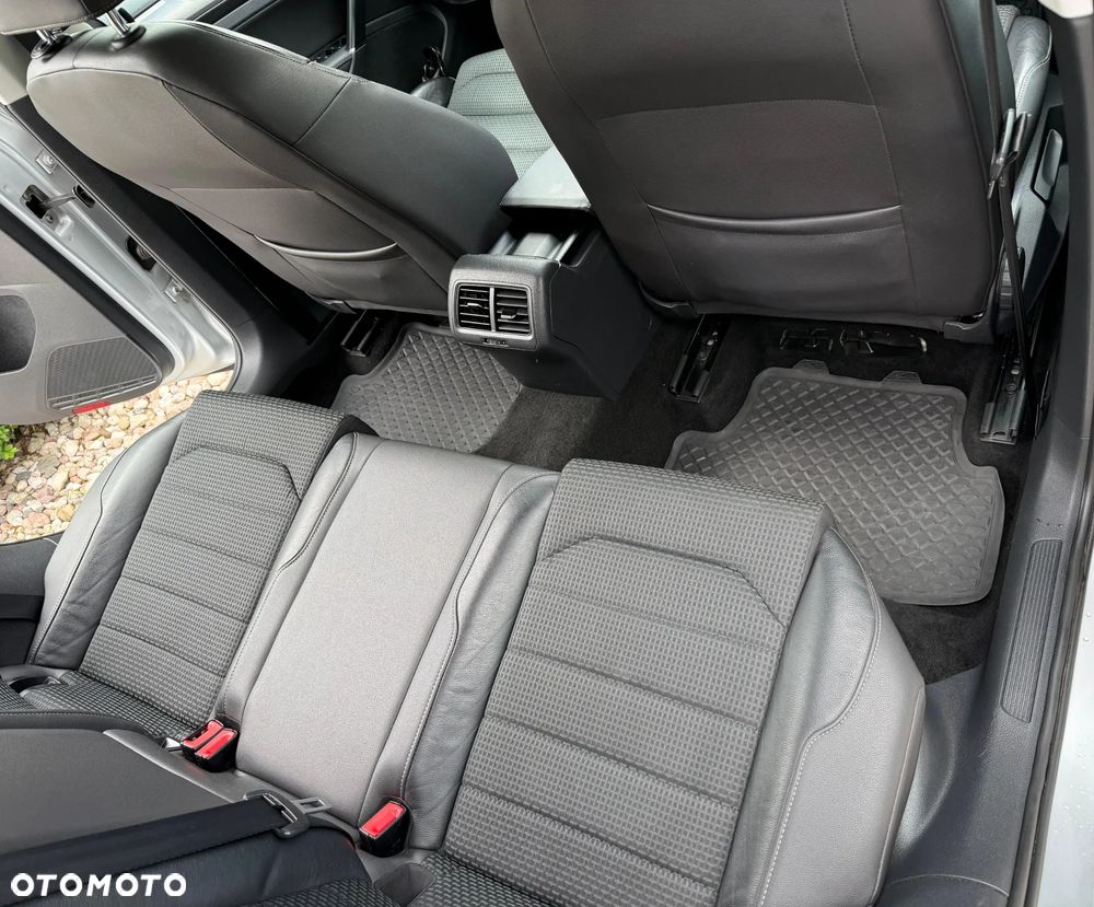 Volkswagen Golf 1.6 TDI DPF DSG Comfortline - 32