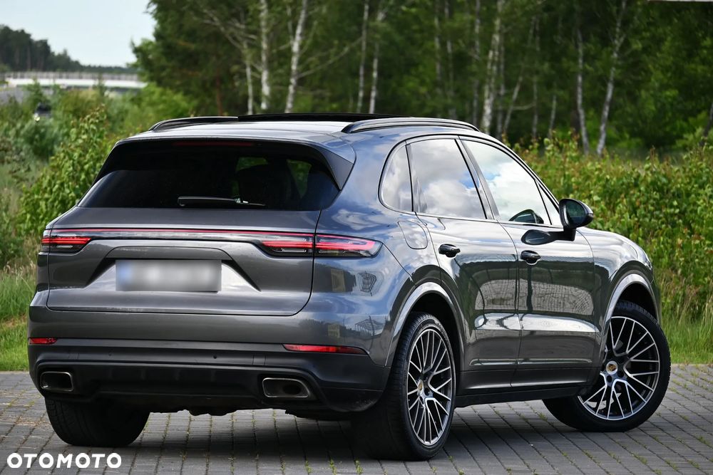 Porsche Cayenne Platinum Edition - 16