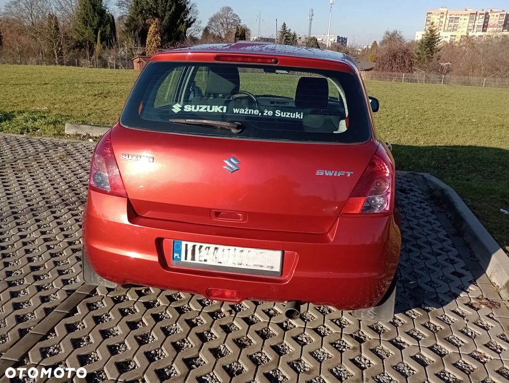 Suzuki Swift 1.3 Club - 3
