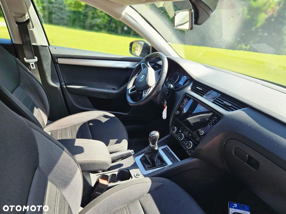 Skoda Octavia 1.6 TDI SCR Ambition - 27